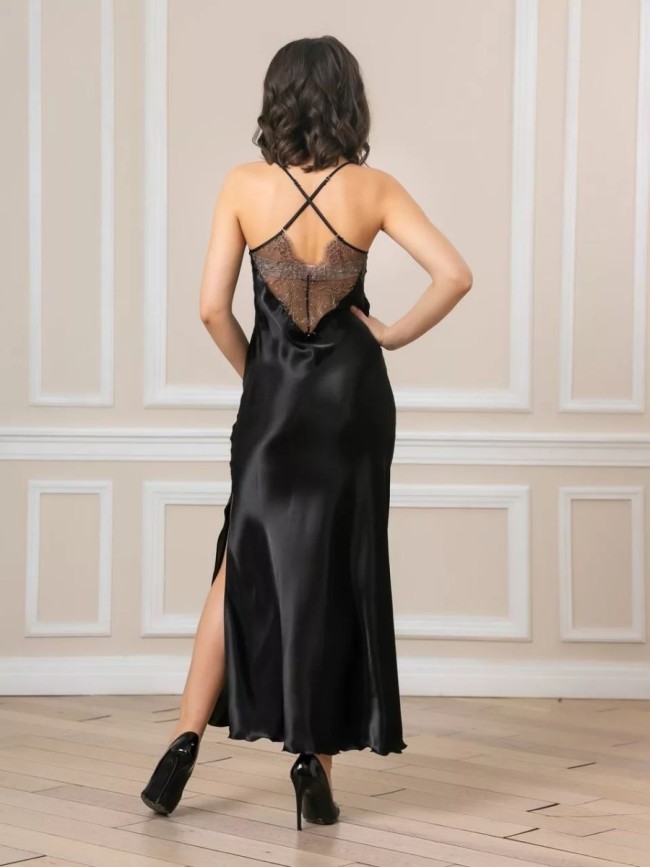 Длинная сорочка на узких бретелях с разрезом по ножке Длинная сорочка на узких бретелях с разрезом по ножке