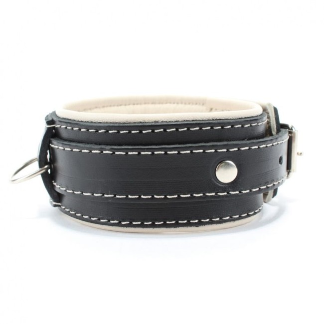 Черный ошейник с бежевым подкладом Черный ошейник с бежевым подкладом