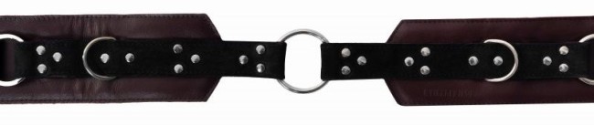 Эффектный бордовый пояс с декоративными элементами Эффектный бордовый пояс с декоративными элементами