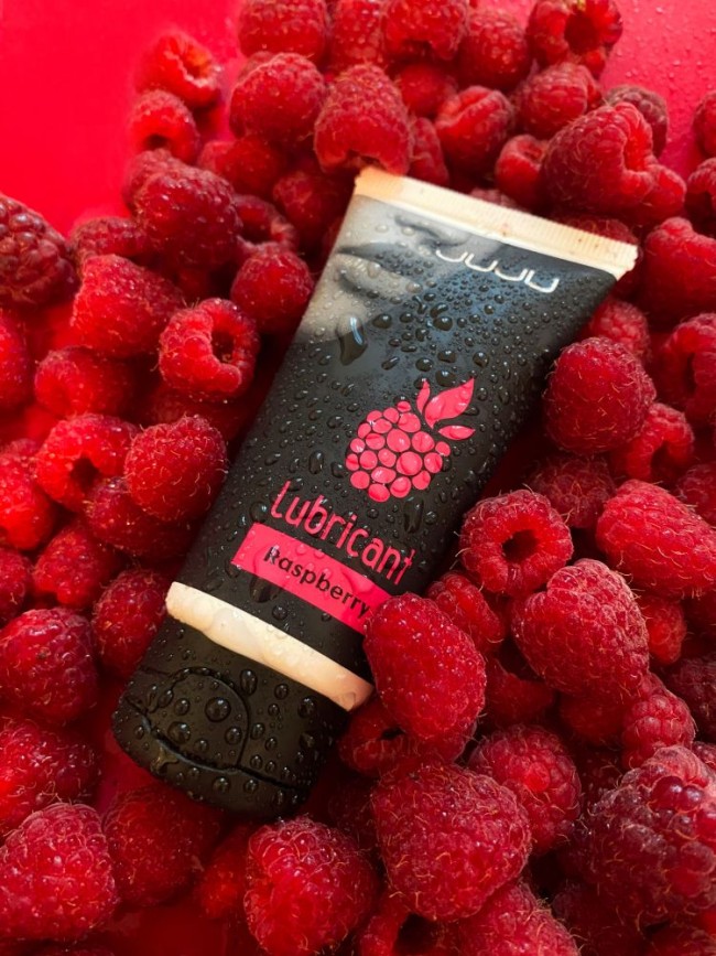 Съедобный лубрикант JUJU Raspberry с ароматом малины - 50 мл. Съедобный лубрикант JUJU Raspberry с ароматом малины - 50 мл.