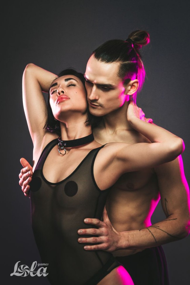 Черно-красный ошейник Cabaret Черно-красный ошейник Cabaret