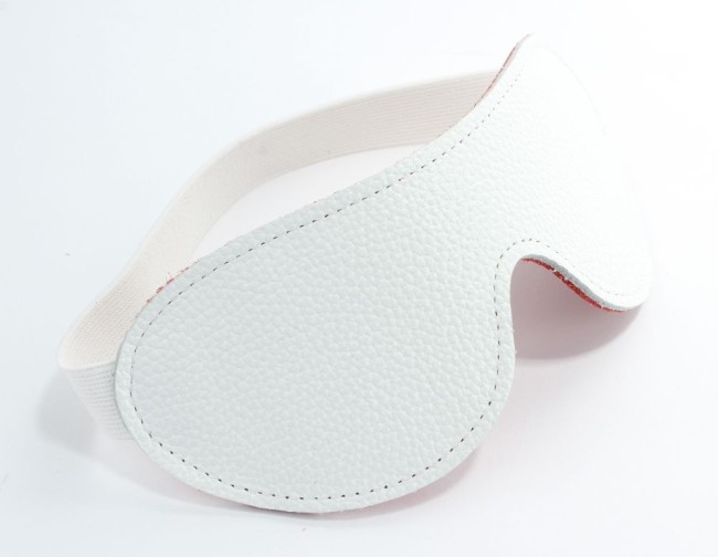 Бело-красная двусторонняя кожаная маска на глаза на резинке Бело-красная двусторонняя кожаная маска на глаза на резинке