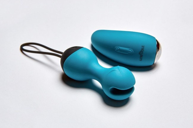 Бирюзовые виброшарики с вибропультом SuperNova Бирюзовые виброшарики с вибропультом SuperNova